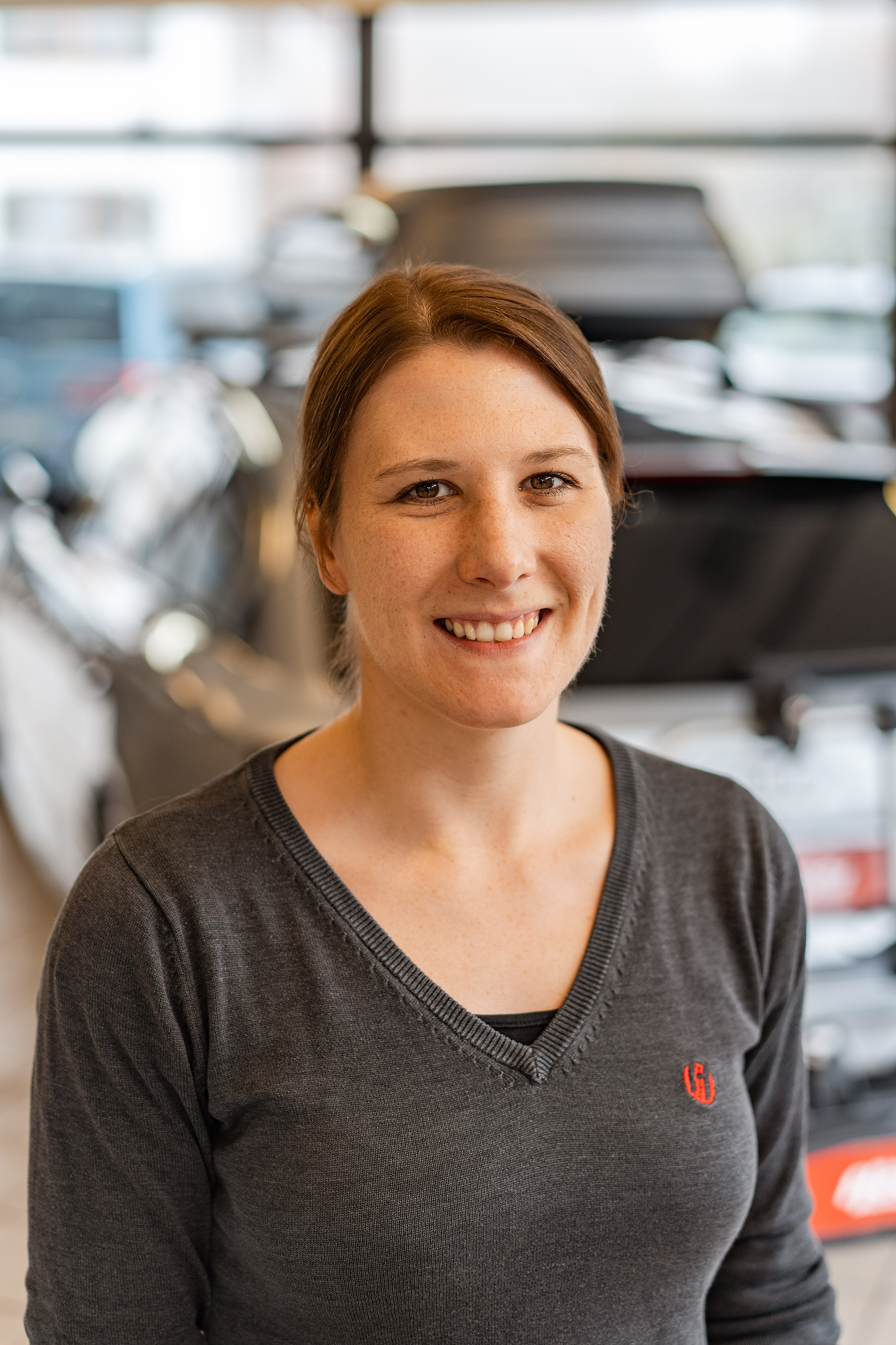 Julia Hipp Autohaus Heuberger: Julia Hipp